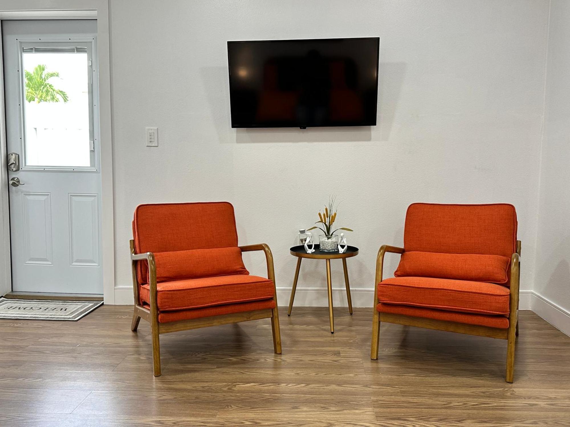 Cozy And Centric Apartment เคปคอรัล ภายนอก รูปภาพ