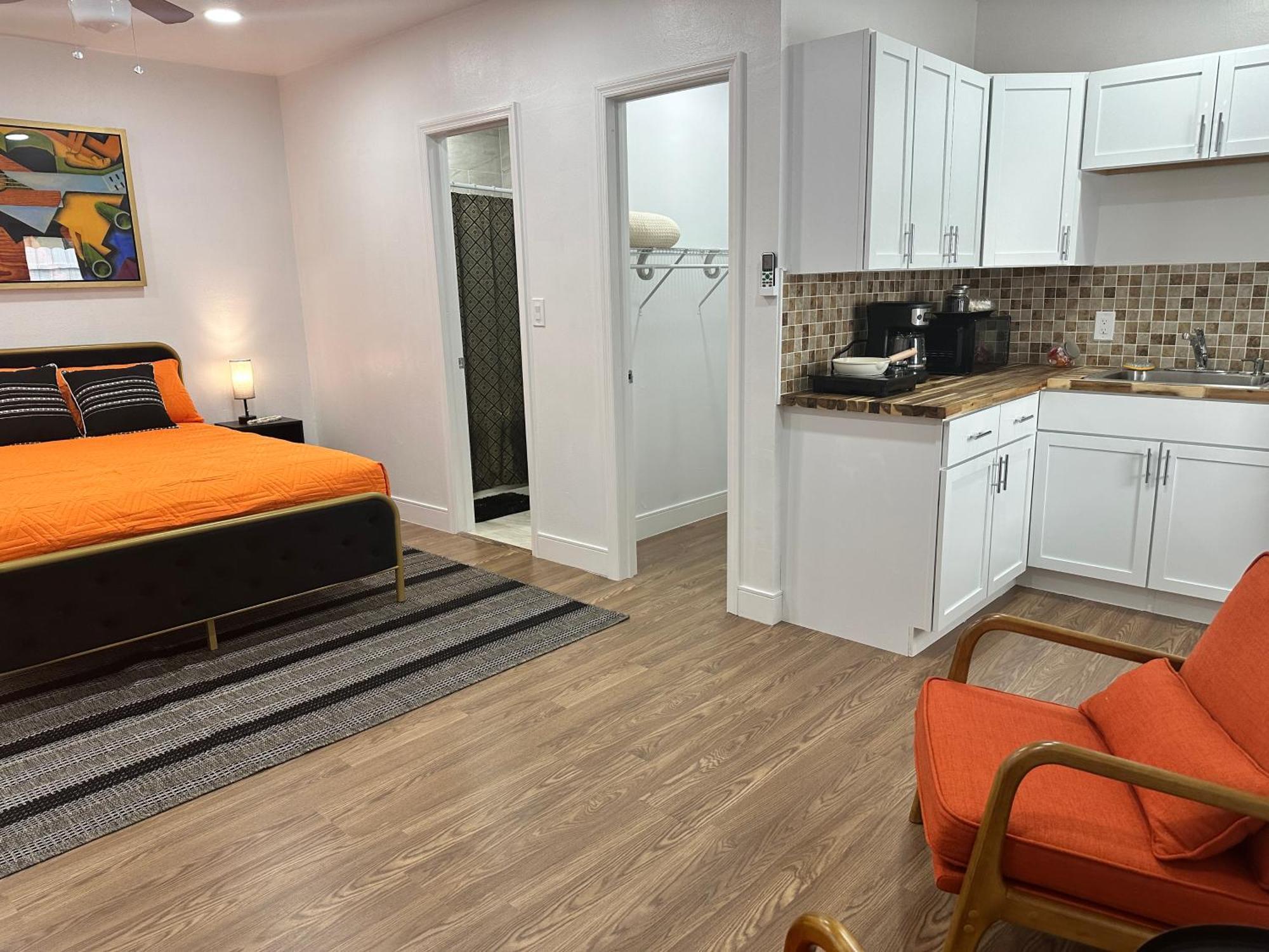 Cozy And Centric Apartment เคปคอรัล ภายนอก รูปภาพ